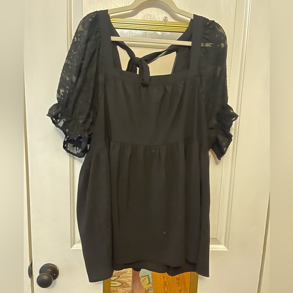 Arula Top-Black Size B/1X